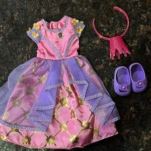 Wellie Wisher Doll Outfit as pictured. Good, used condition.